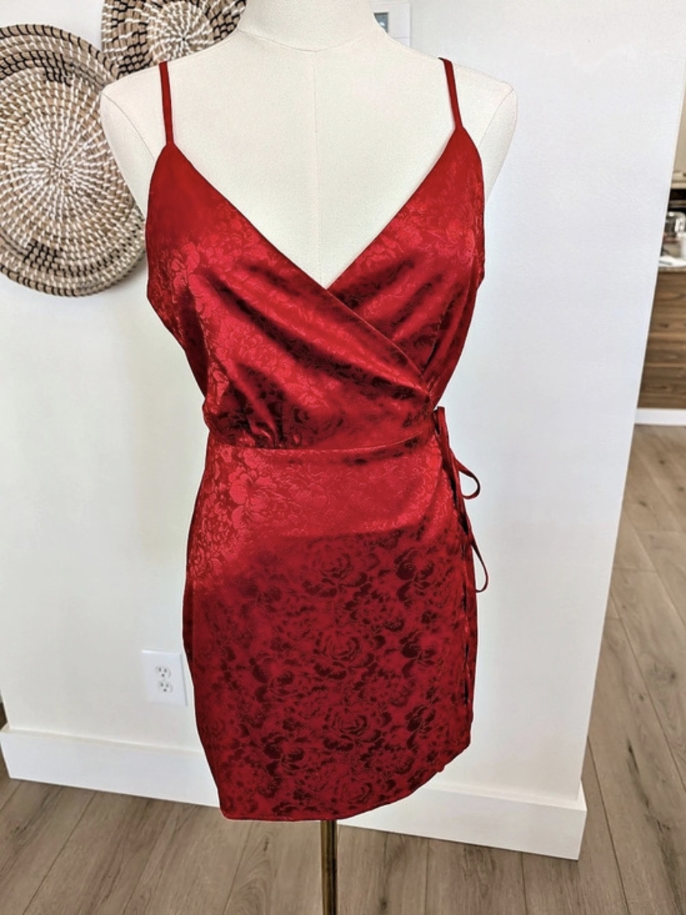 Superdown Lamiae Wrap Dress Red Satin Jacquard Floral Pattern Size S